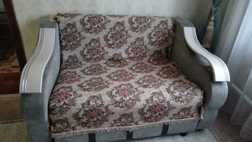 Диван в хорошем состоянии