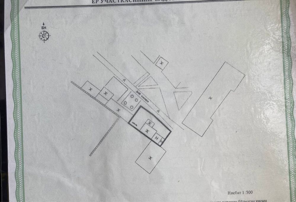 Участка сотилади Центир луначарский   общий двор томи алохида 2 хона