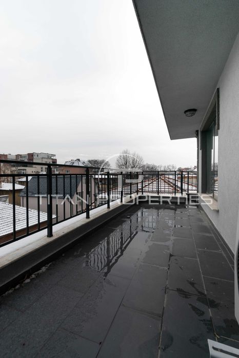 Дава се под наем Тристаен апартамент в Пловдив, Център - 112 кв.м за 872.61 € - Снимка #14