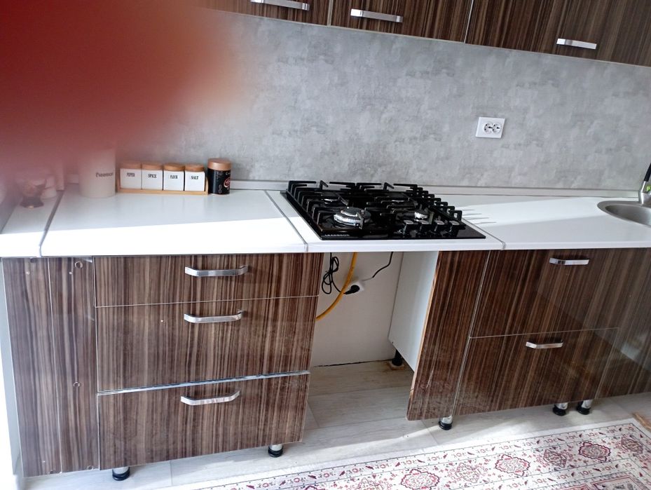 Очень срочно продается кухонный гарнитур