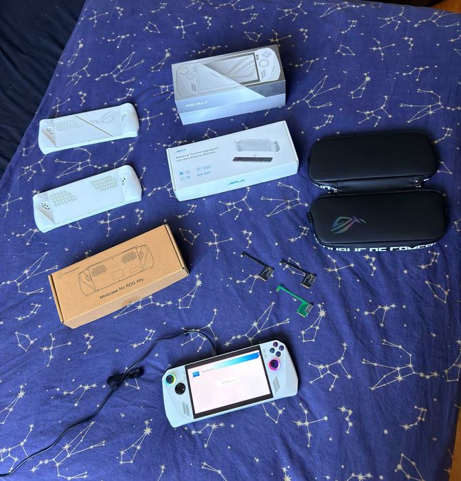 Продавам: ROG Ally Z1 Extreme с аксесоари и ъпгрейди