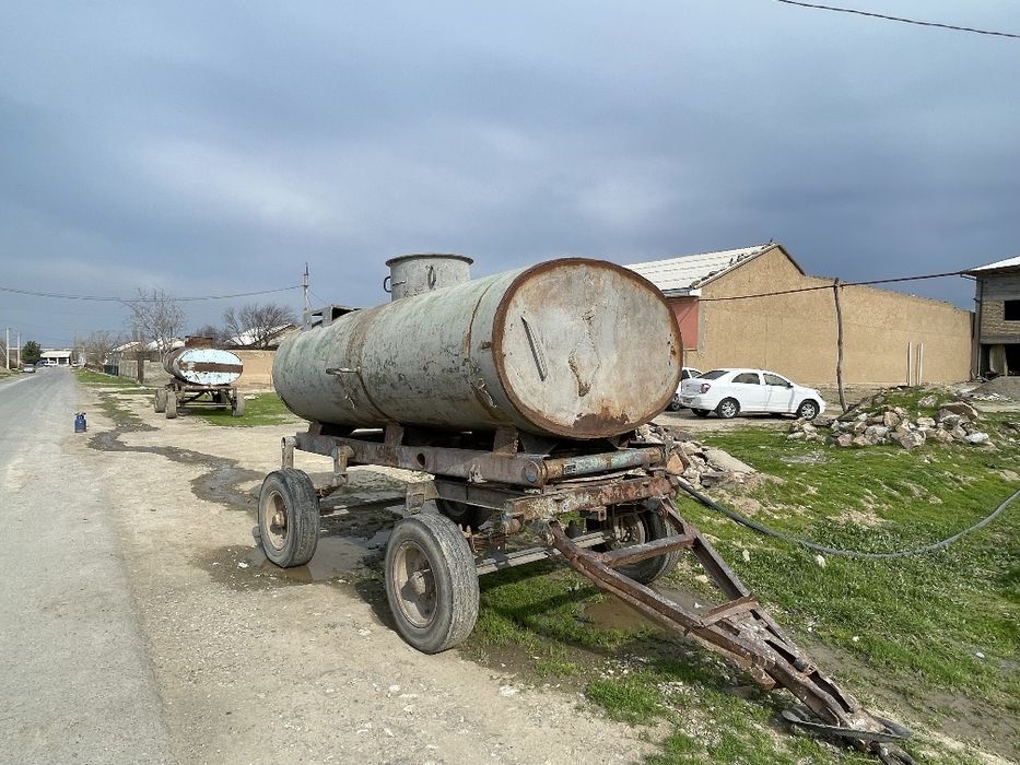 Ichimlik suvi bochkalari