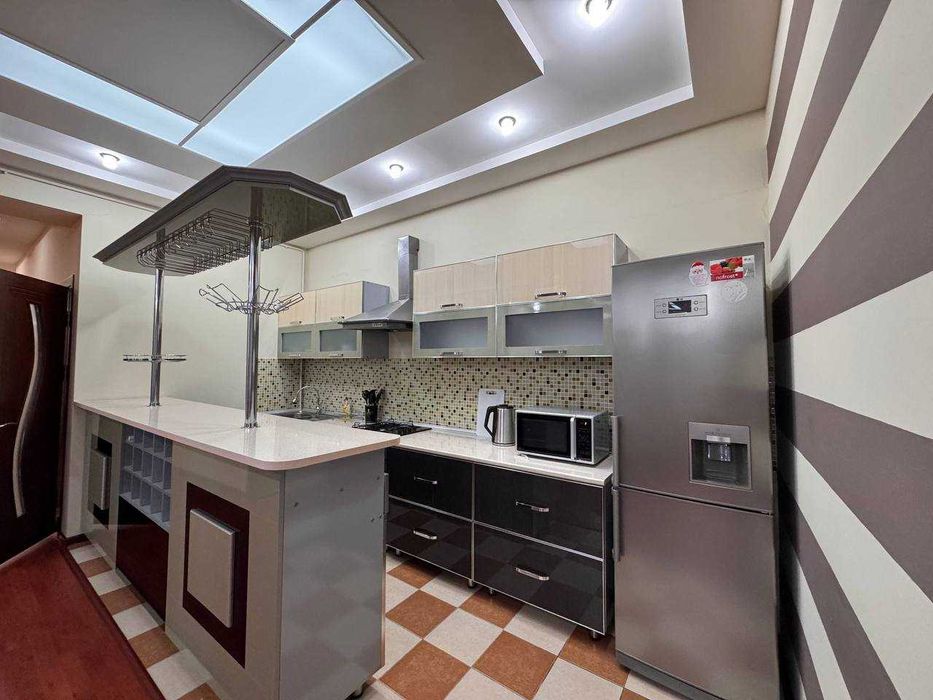 ОЙБЕК улица  Ор: Бизнес Центр - «Avalon» 4/7/9 165м2