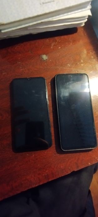 Продам два телефона