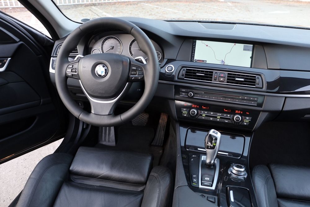 BMW 5 Series 2011 — imagine 5
