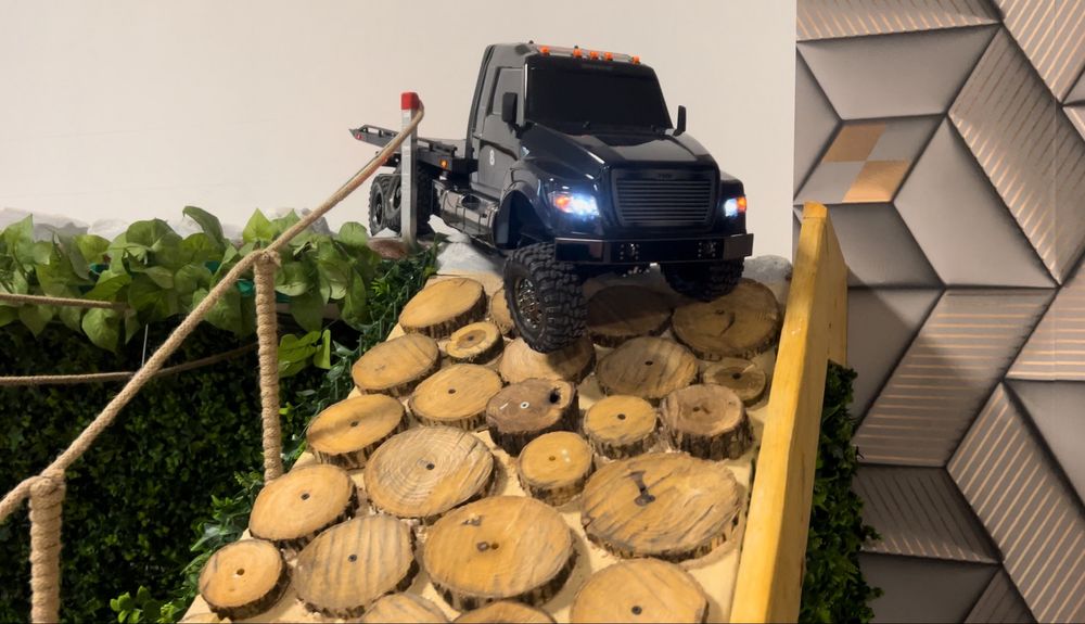 Traxxas TRX-6 Flatbet Hauler 6x6