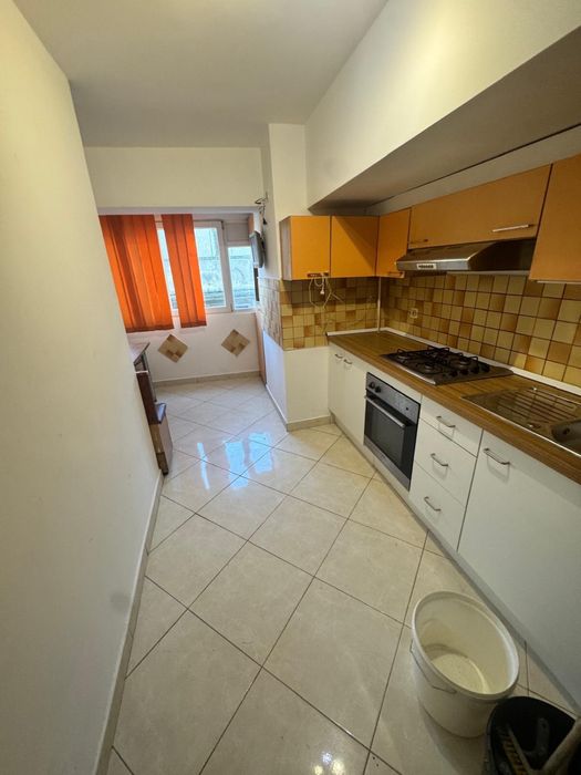 Inchiriez apartament 4 camere Pantelimon