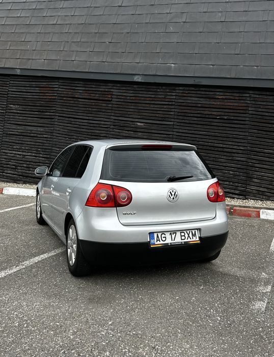 Vând Volkswagen Golf 5