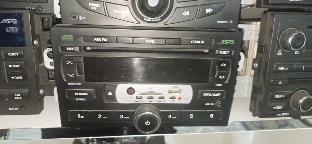 Lasetti mafon gentra magnitola