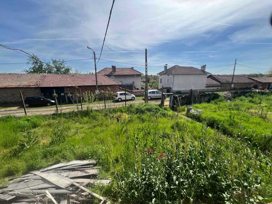 Къща за продажба в с. Патреш