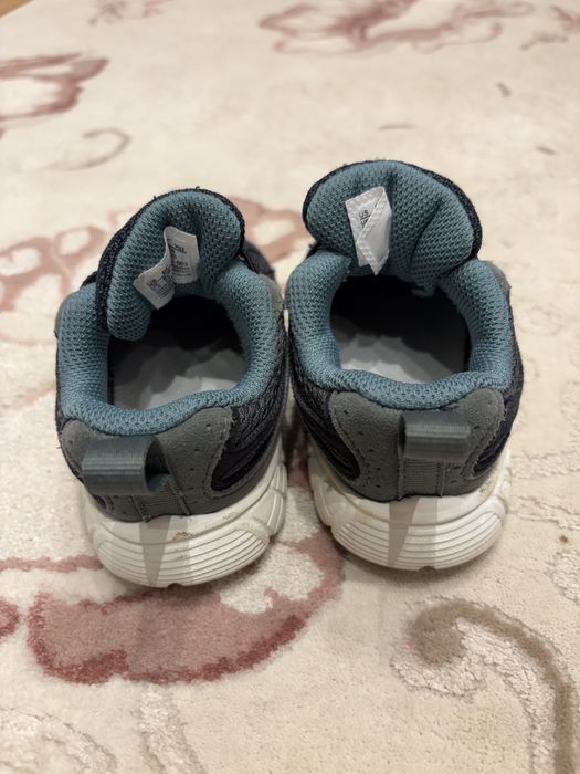 Vand adidasi nike marimea 22