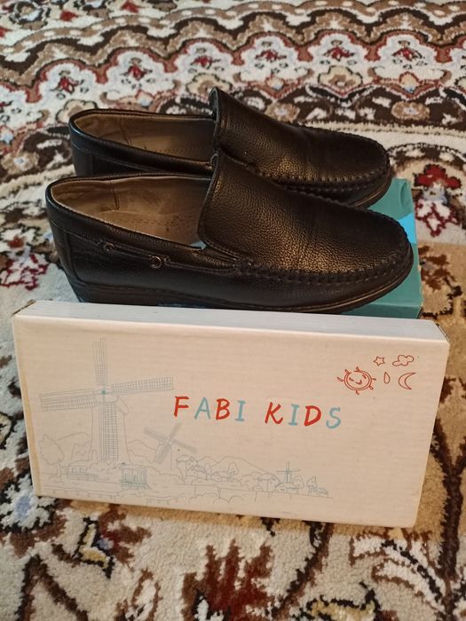 Продам подростковую обувь