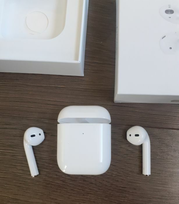 Слушалки Apple air pods 2 чисто нови