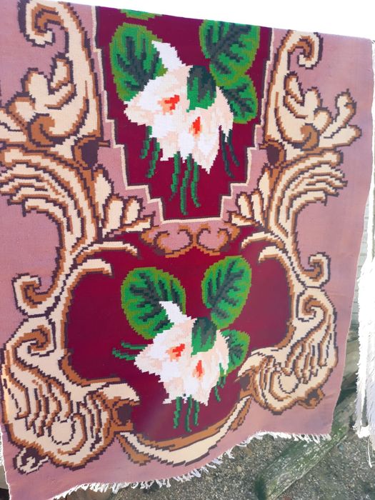 Ponevi Țesute in Război