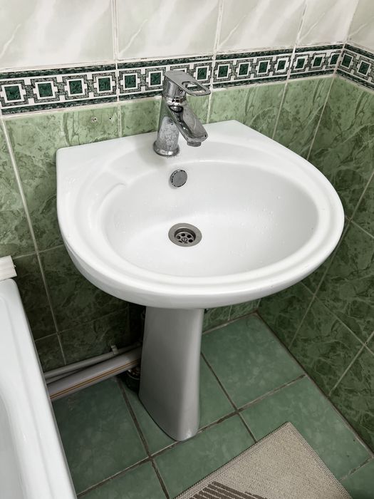 Раковина с пьедесталом