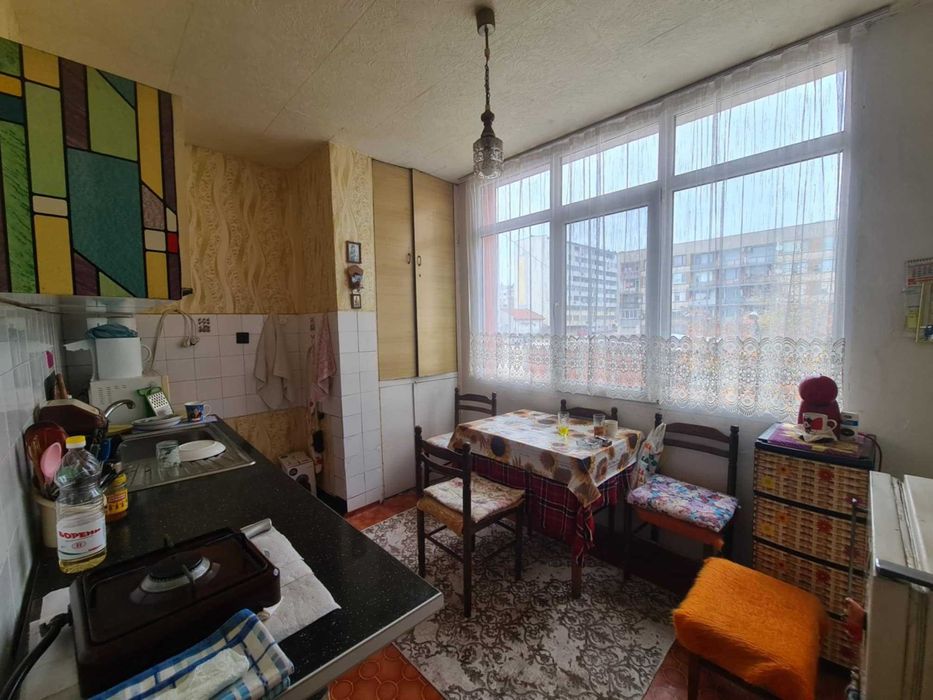 Продава се Двустаен апартамент в Хасково, Република - 72 кв.м за 815 €/кв.м - Снимка #2