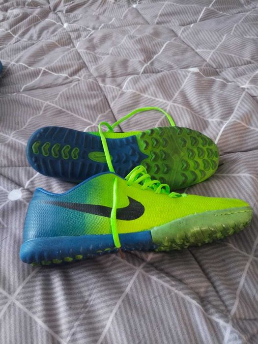 Футбольная обувь футзал