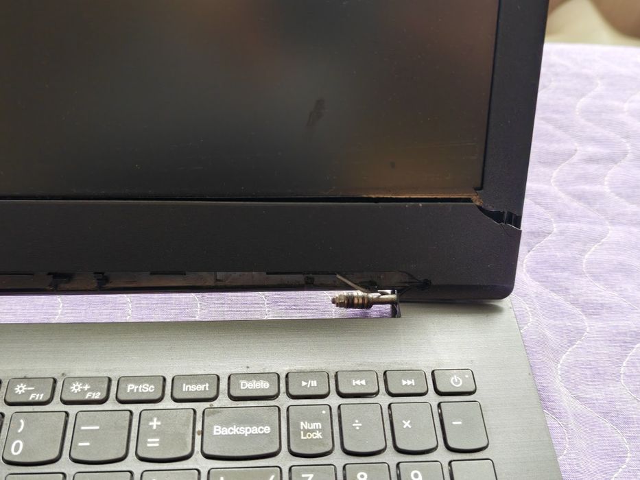 Ноутбук Lenovo с дефектом
