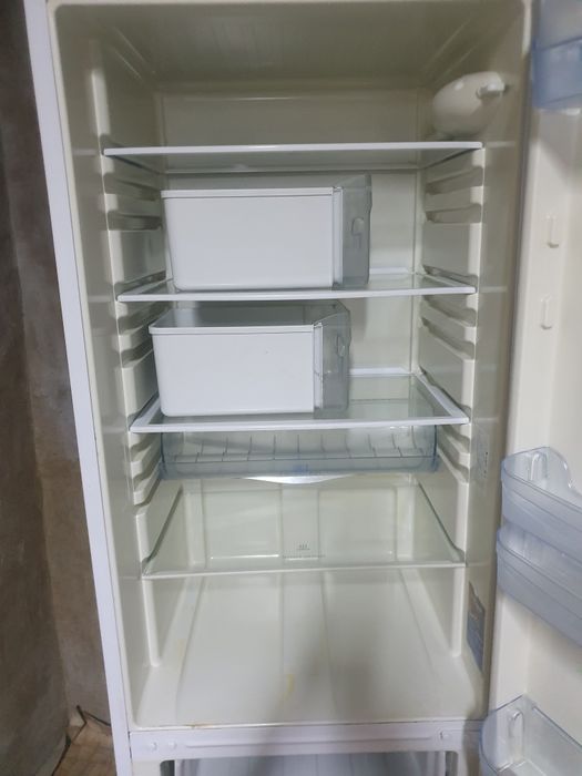 Продам холодильник  Indesit, в отличном состоянии..
