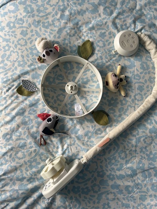 Бебешка музикална играчка за легло Tiny Love