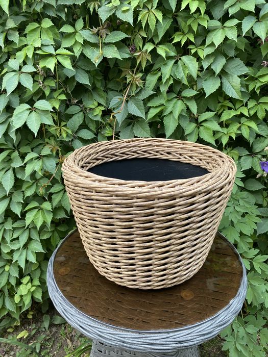Кашпо из ротанга