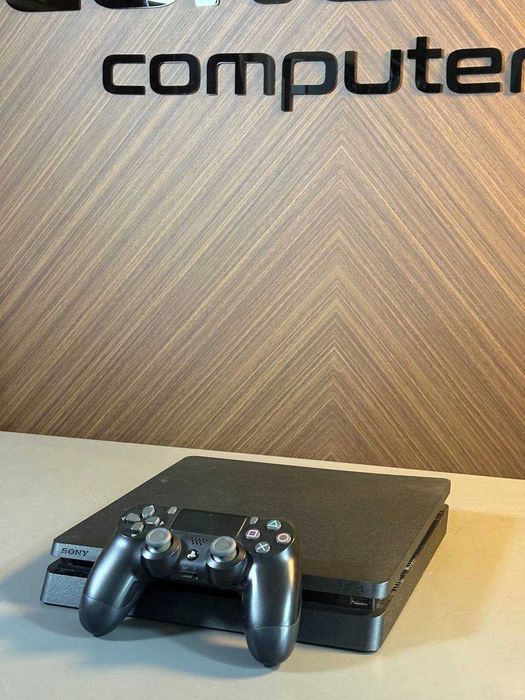 Playstation 4 Slim