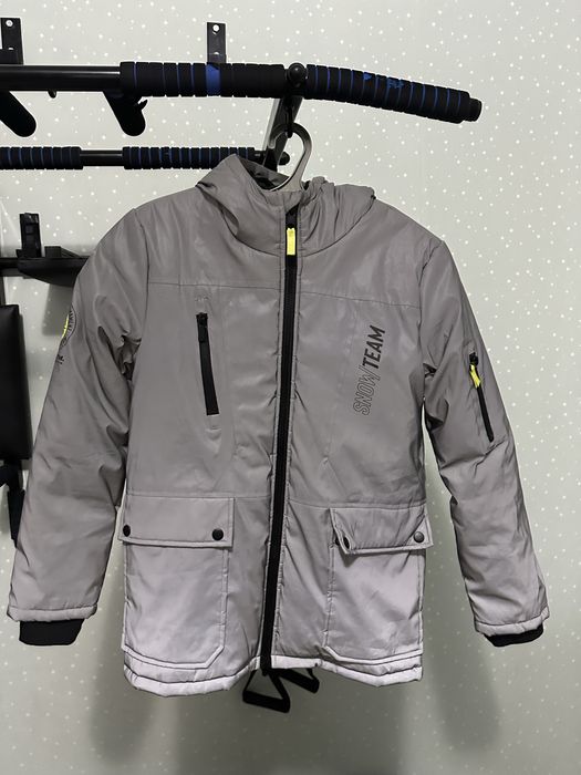 Продам куртку , можно и девочкам и мальчикам