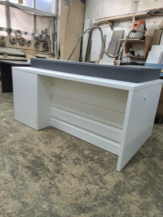 Офисный стол, ресепшен