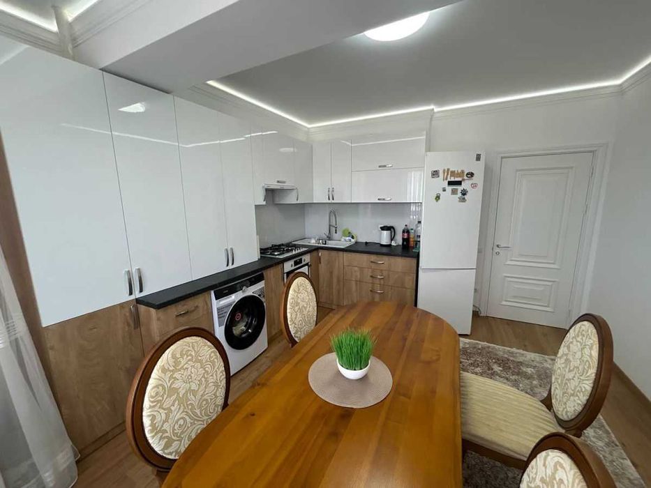 Дава се под наем Двустаен апартамент в София, Борово - 70 кв.м за 350 € - Снимка #2