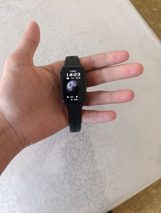 Huawei band 11 Buxoro ga biror ta magazinga yoq