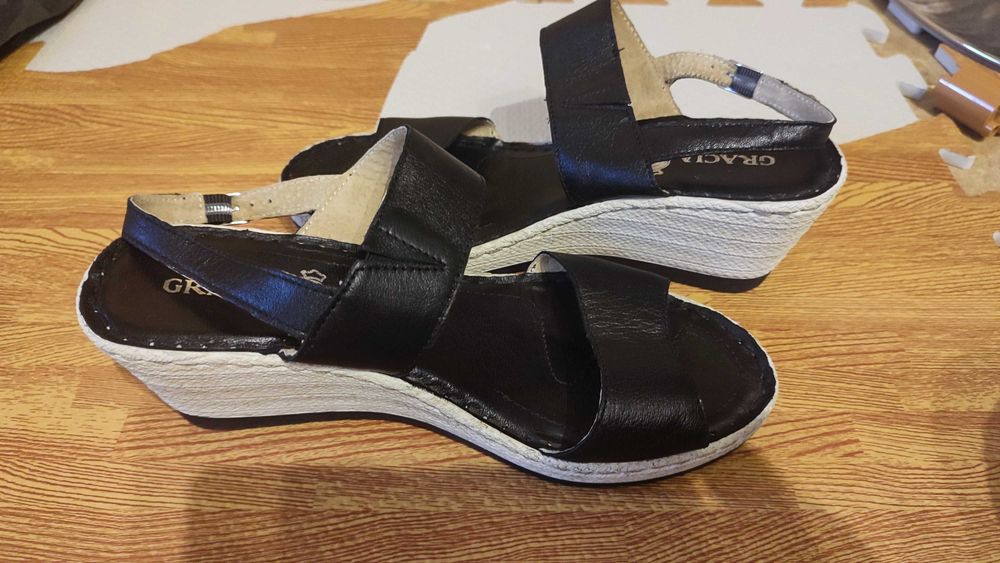 Дамски сандали Gracia - 39 номер