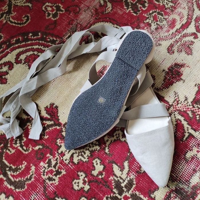 Новая Женская обувь серого цвета 40 размер