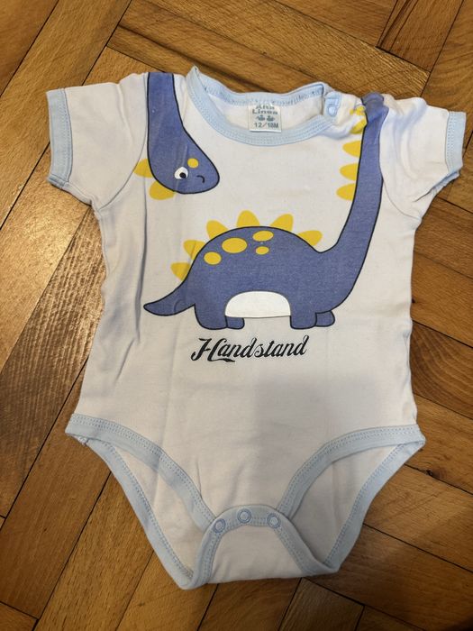 Подарявам детски и бебешки дрехи