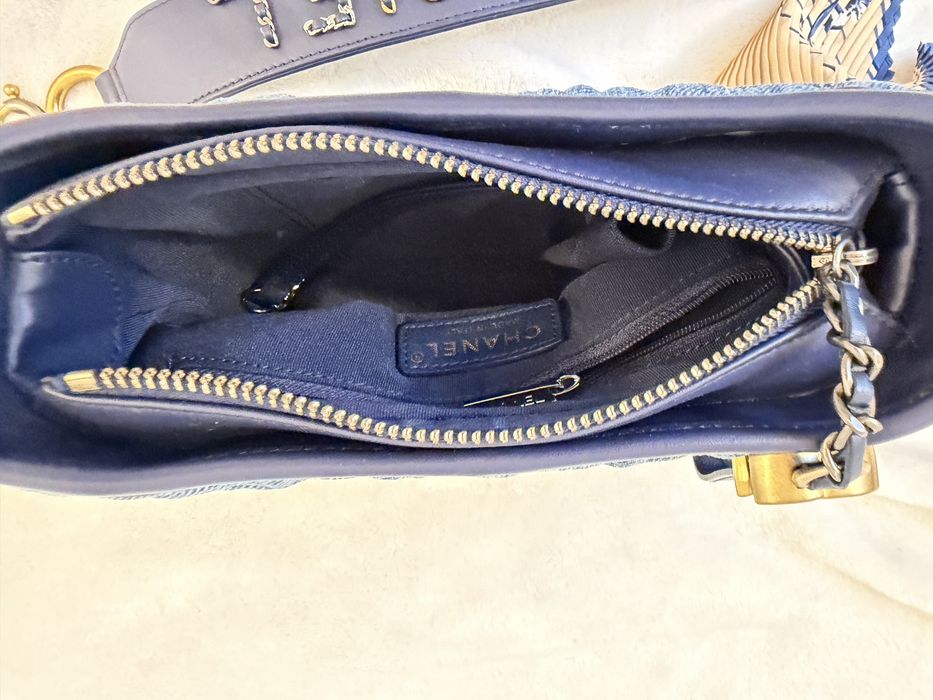 Geanta chanel din piele si jeans