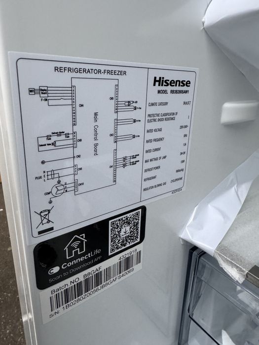 Холодильник встраиваемый Hisense объем 309 л Wi-Fi Metal-Tech Cooling