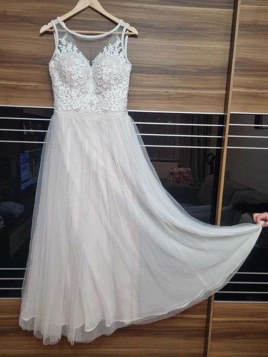 Rochie mireasa.din voal.oferta .