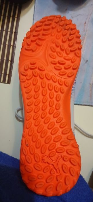 Puma ,crampoane pentru fotbal