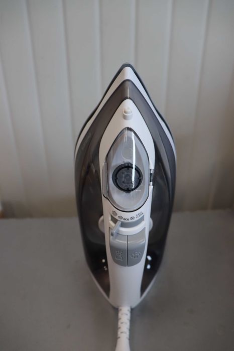 Ютия Philips Easyspeed, Керамична гладеща повърхност,2000W, ПРОМОЦИЯ!