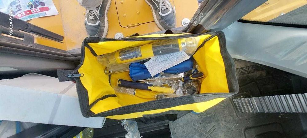 Продаем фронтальный погрузчик XCMG LW500FN    РЫЧаг джостик   3 КУБА