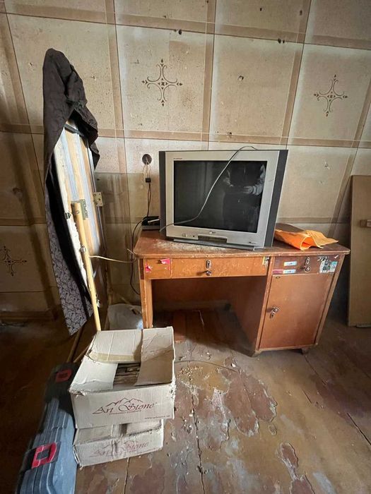 Отдам  даром  старую мебель. Срочно. Самовывоз