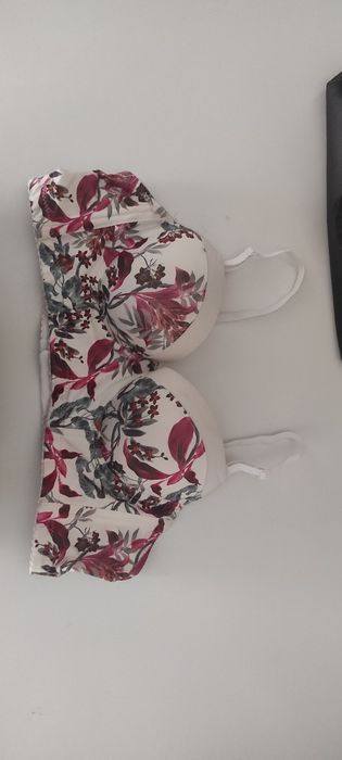 Продам новый бюстгальтер .