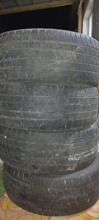 Продам шину р22.