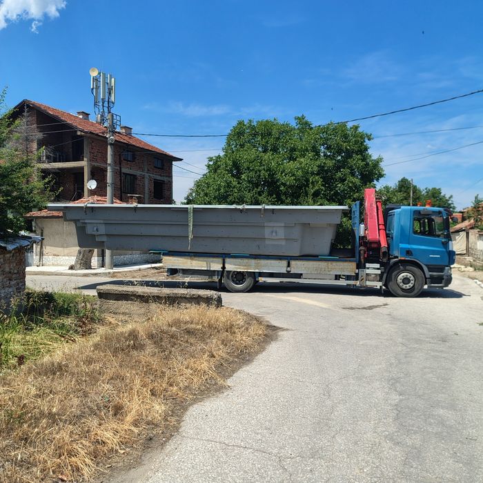 Камион с Кран Камион с Кран