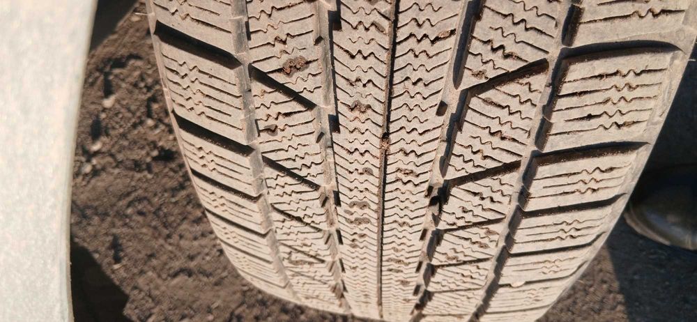 Шина всесезонка.дөңгелек
