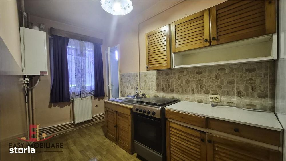 Apartament 2 camere, etaj 1, pe Bld. 1848 , decomandat, cu lift — fotografia 3
