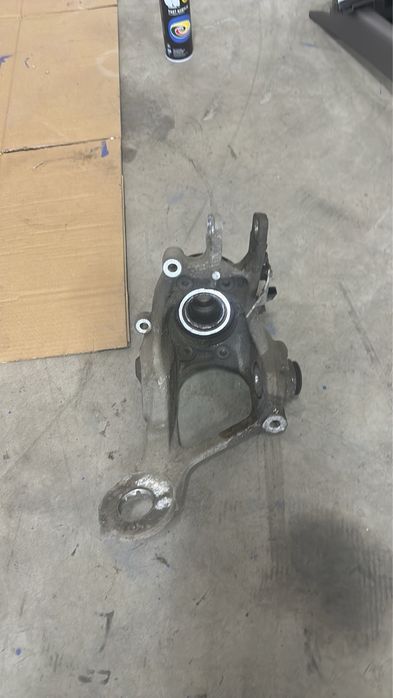 Q5 8r заден десен шенкеш главина