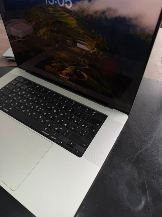 MacBook pro 16 M3 pro 18gb/512gb