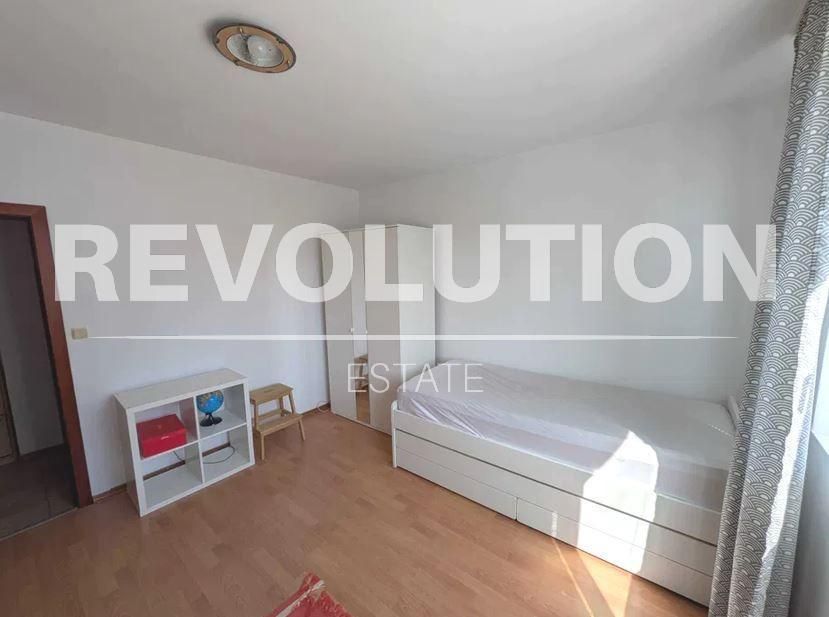 Дава се под наем Тристаен апартамент в Варна, Спортна зала - 110 кв.м за 700 € - Снимка #2