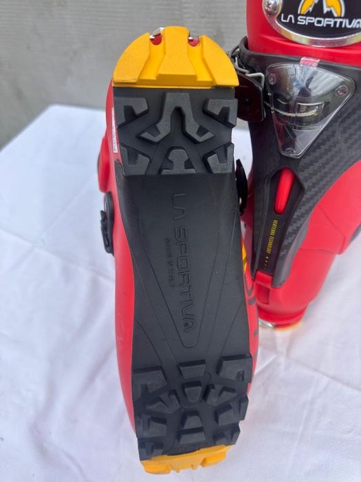 Clapari ski schi tura skimo La Sportiva Sideral Carve marime EUR:46 Mondo:30.0 Flex:90 last:102.5