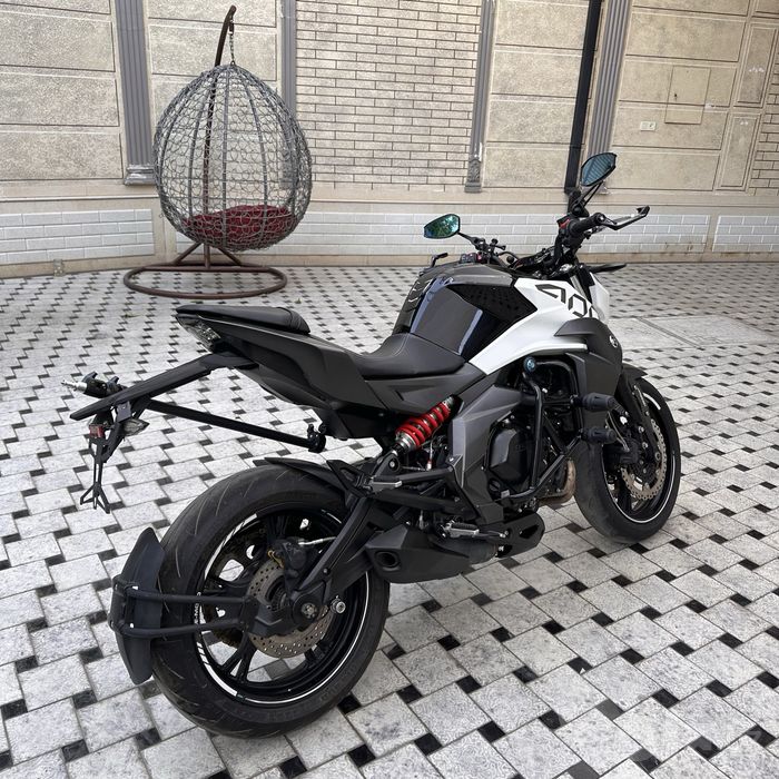 CFMOTO 400 NK ..